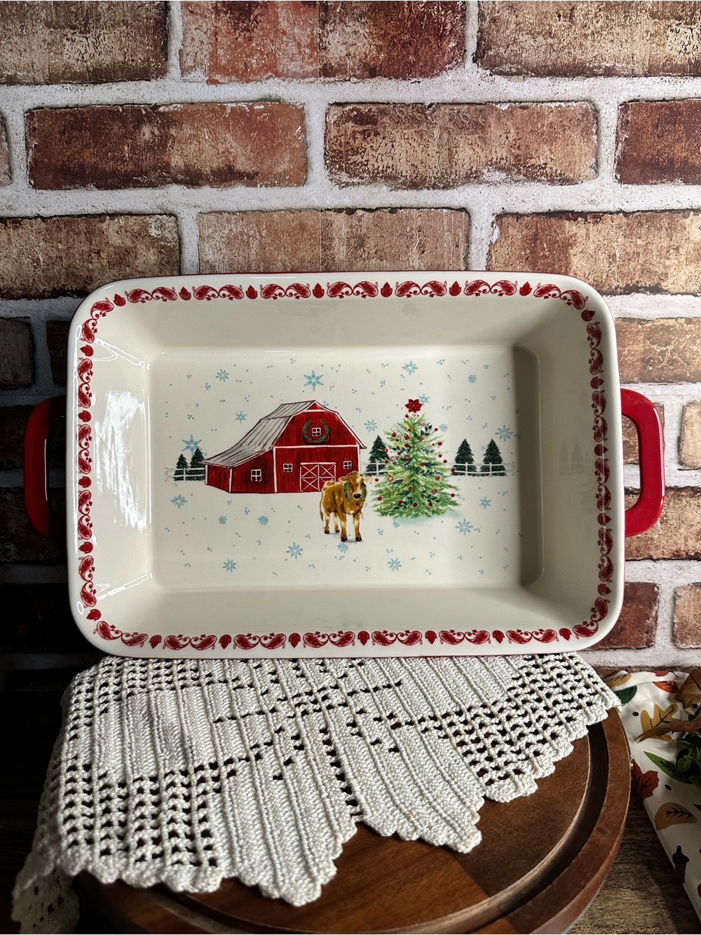 The Pioneer Woman Holiday Barn 13x9 Rectangular Ceramic Baking Dish